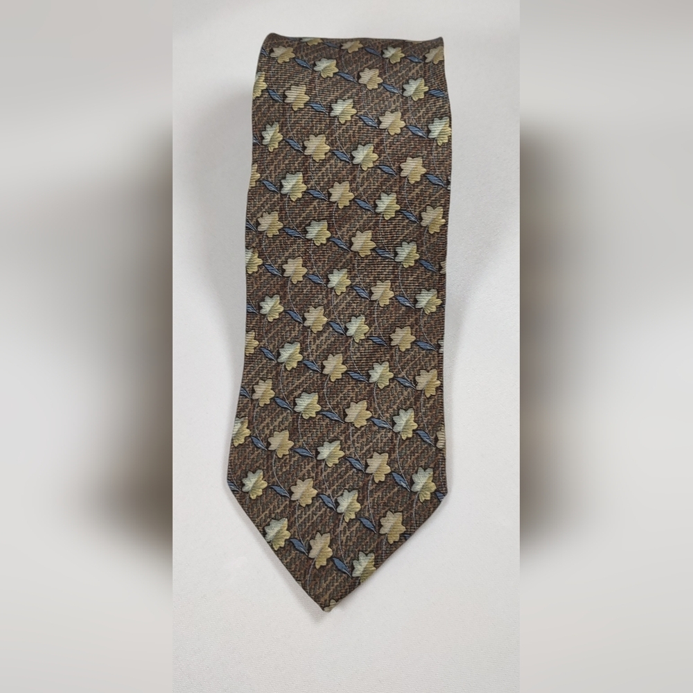 Ermenegildo Zegna Designer 100% Silk Brown Leaf Pattern Tie With Blue Accent
